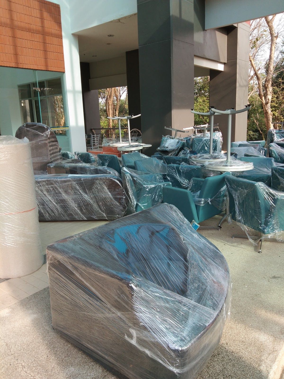 MANMOVEKRUP Furniture Service image 1